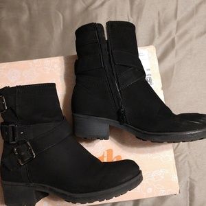 Black Moto Boots - Buckle Details